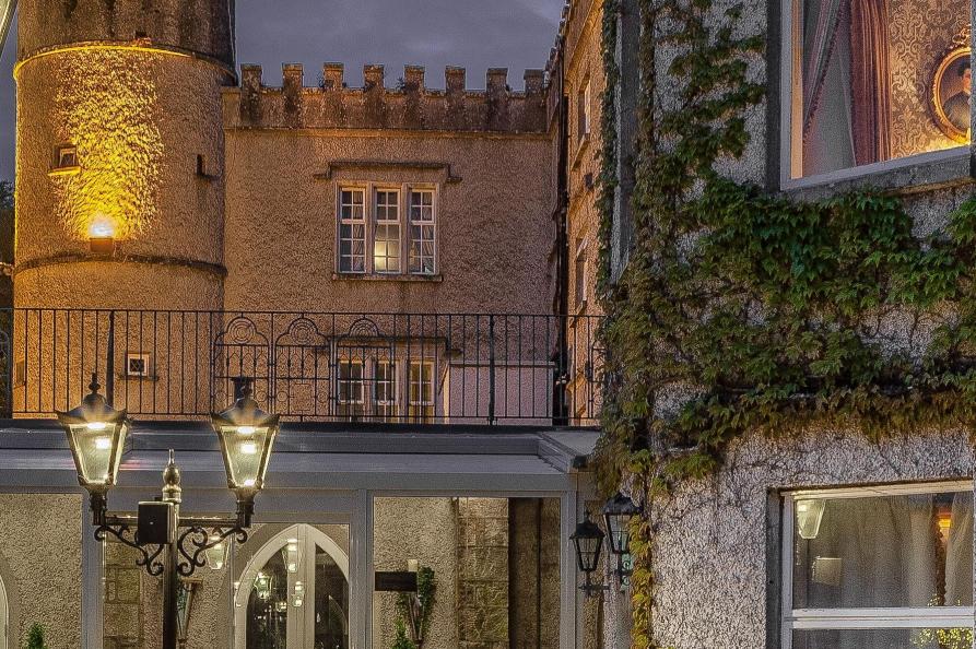 Cabra Castle buitenkant