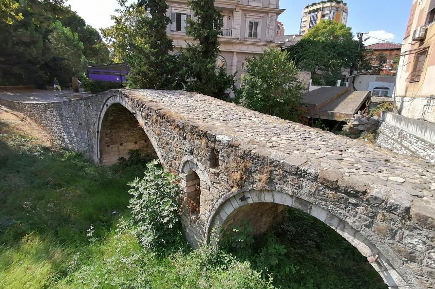 Leerlooiersbrug Tirana