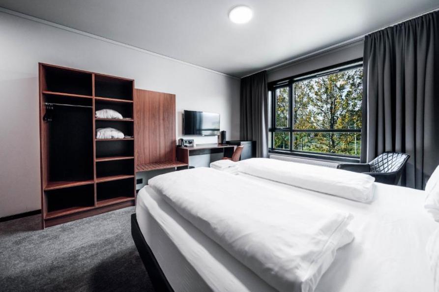 Blue hotel Fragilundur