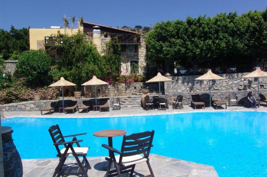 Arolithos Traditional Village Hotel