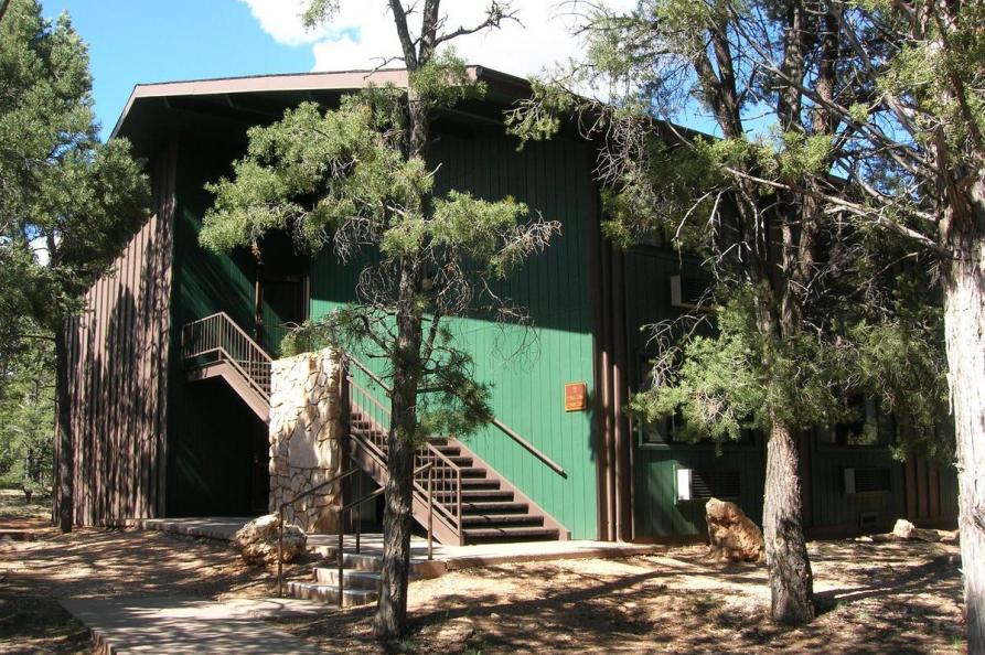 Yavapai Lodge East